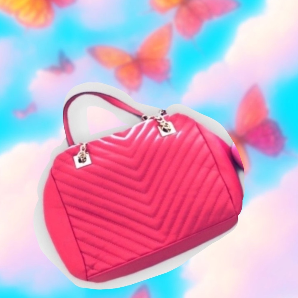 #PrettyInPink ....Pink Purse 👛😍